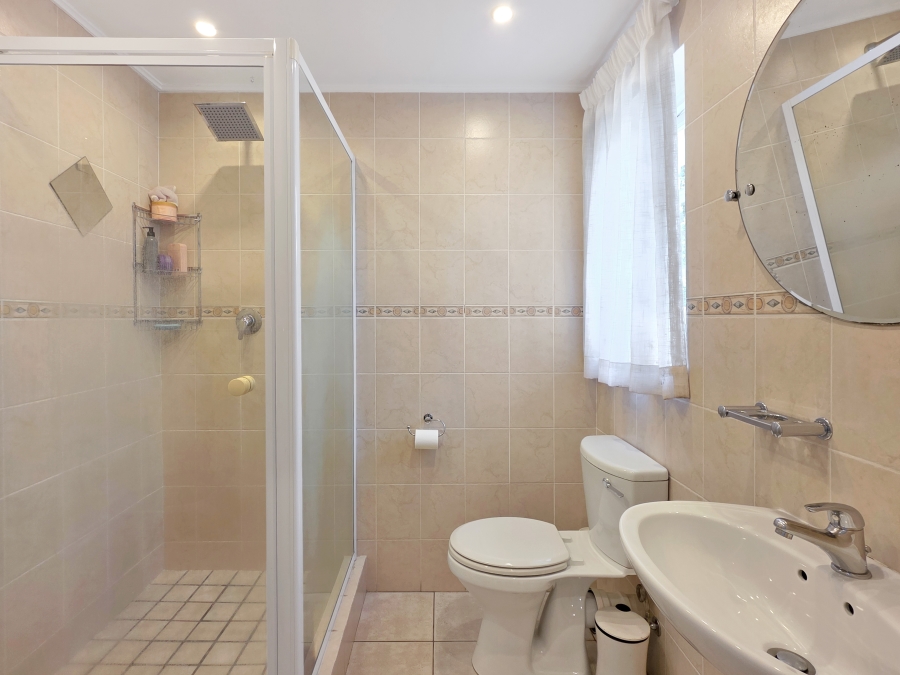 4 Bedroom Property for Sale in Constantia Western Cape